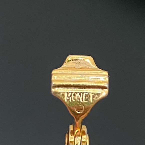 Vintage MONET Gold-tone Clip On Hoop Earrings 8g - Picture 11 of 12